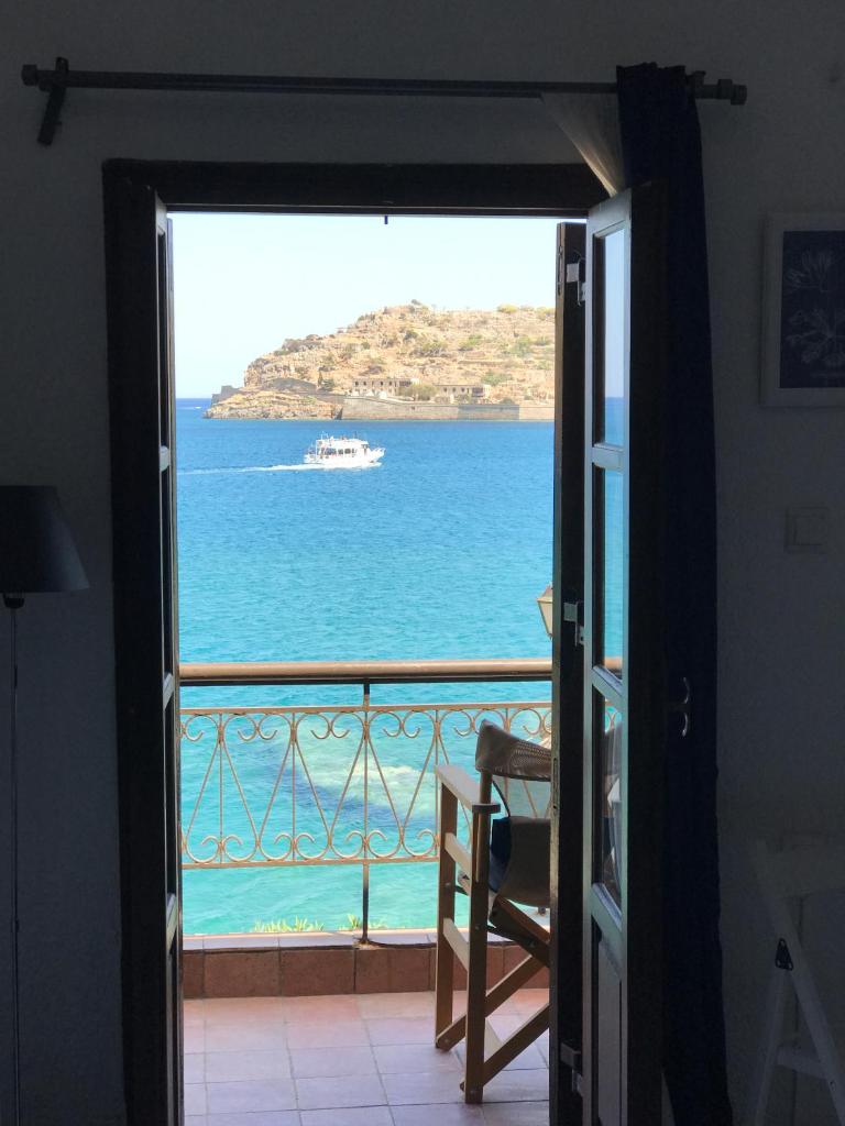 The Island sea view apartment photo 2