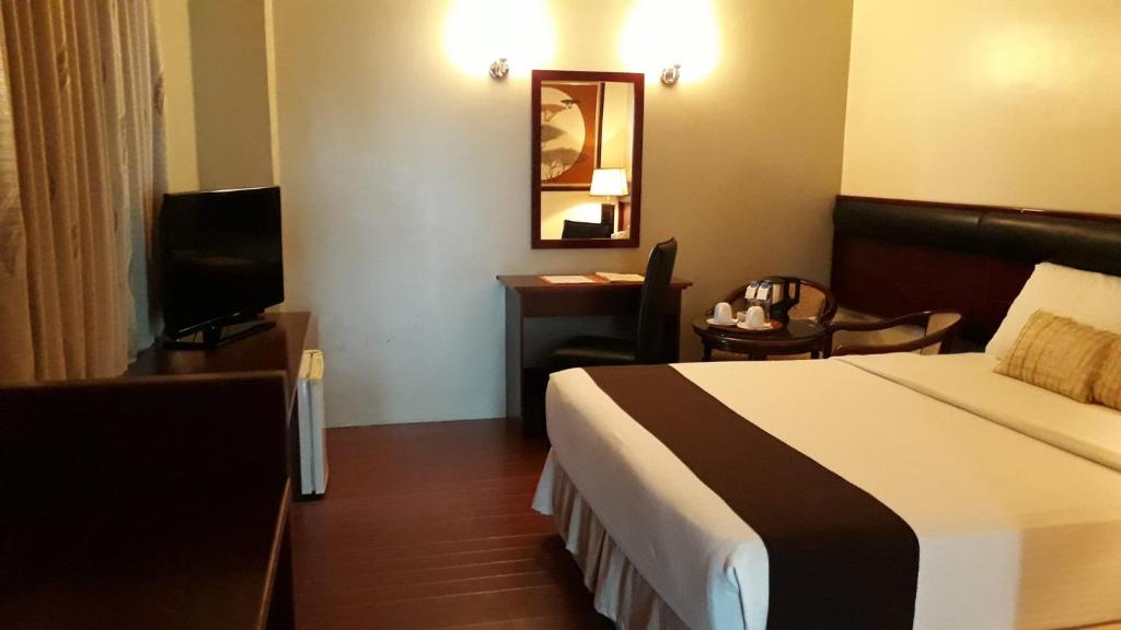 Двухместный (Представительский номер с кроватью размера «king-size»), Allure Hotel & Suites