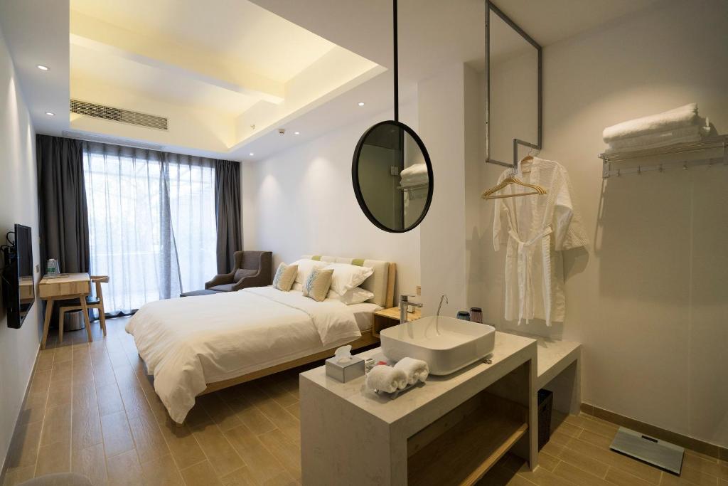 SUNSHINE hotel photo 2