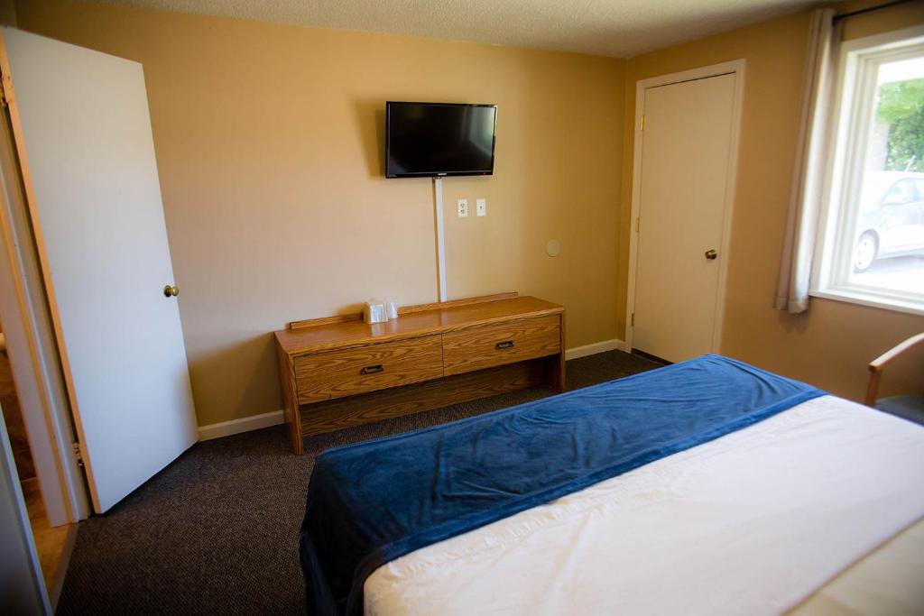 Steelhead Inn photo 3