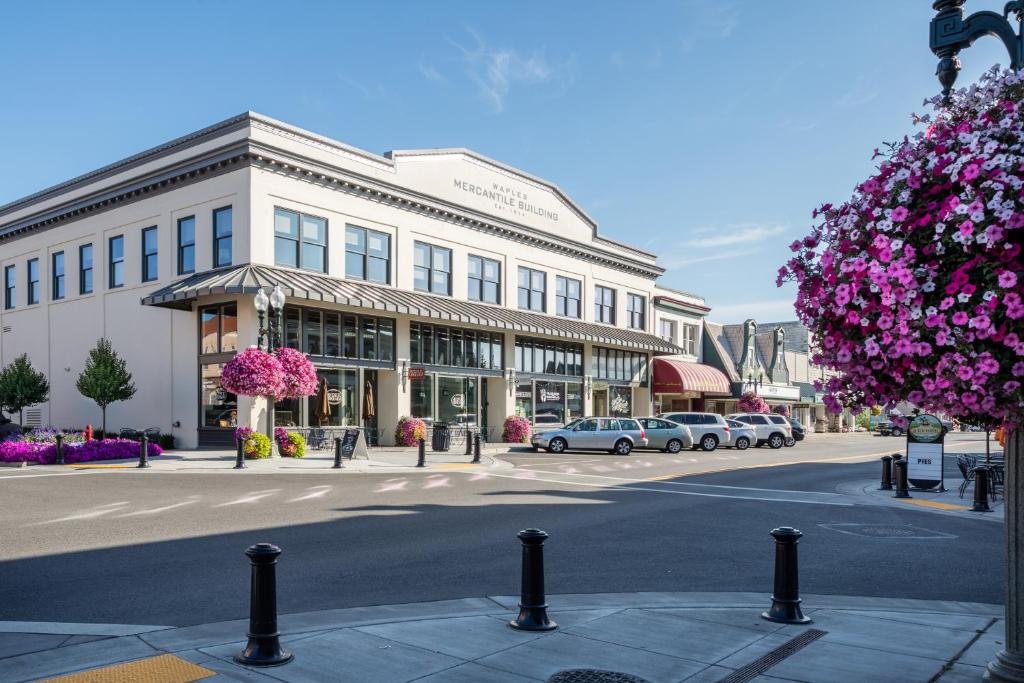 Inn At Lynden image