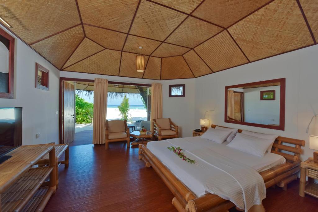 Thulhagiri Island Resort & Spa photo 2