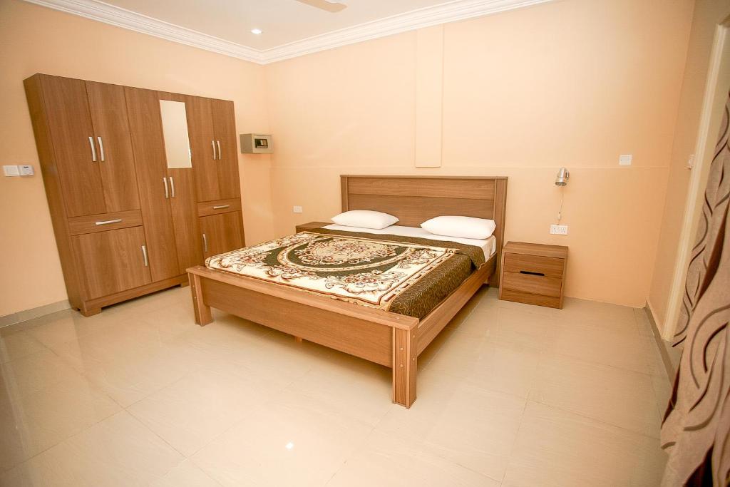 Regal Apartments photo 1