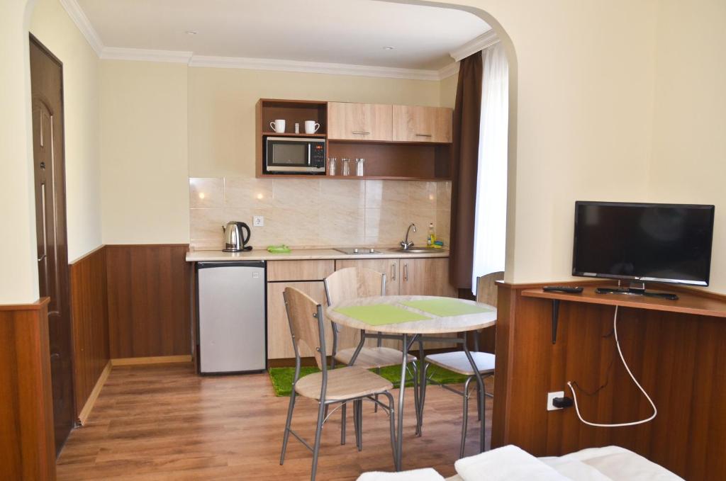 Студио (Номер-студио), Média Panzió és Apartmanház