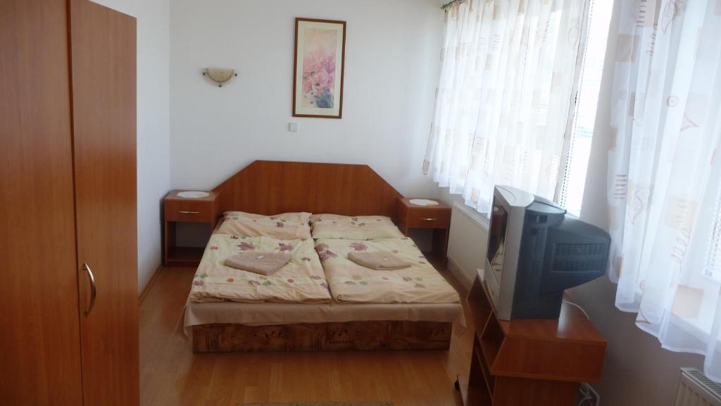 Трехместный (Семейный номер (для 3 взрослых)), Hotel Štadión