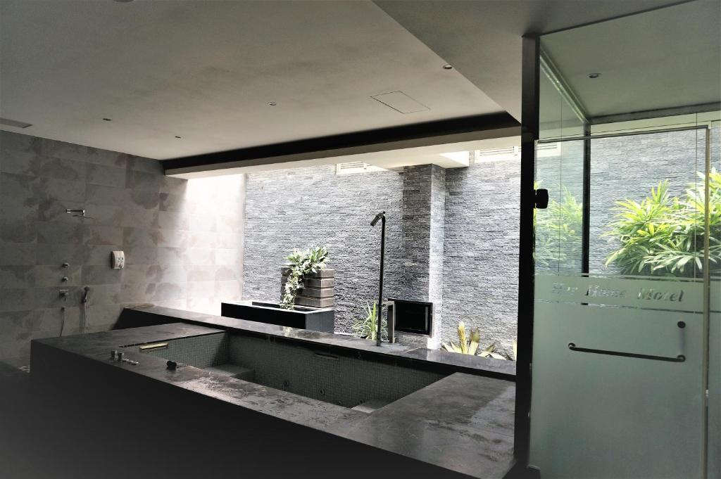 Her Home Spa Motel Xinying