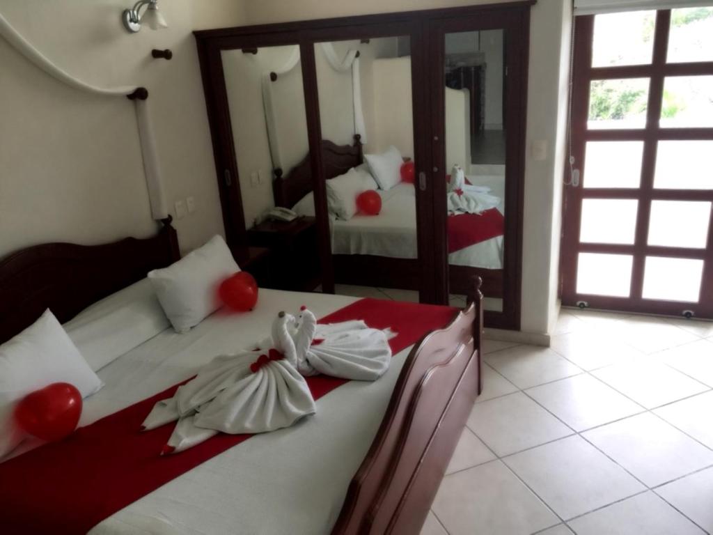Сьюит (Люкс с кроватью размера «king-size» и гидромассажной ванной), Villas Coco Resort - All Suites