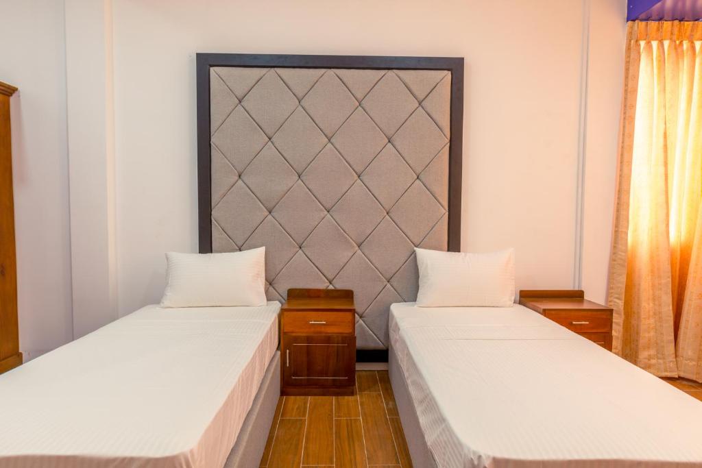 Двухместный (Двухместный номер Делюкс с 1 кроватью и балконом), Metro Port City Hotel