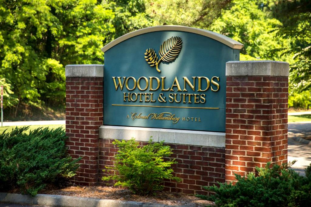 Williamsburg Woodlands Hotel & Suites, an official Colonial Williamsburg Hotel photo 1