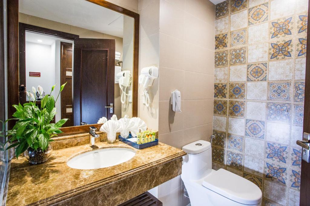 Song Loc Luxury Hotel