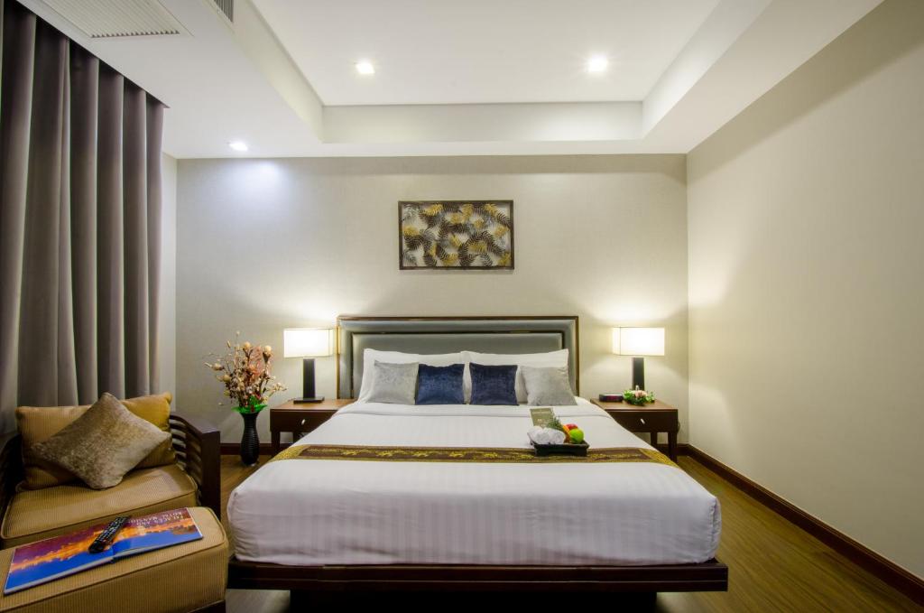 Сьюит (Представительский люкс с кроватью размера «king-size»), Отель Grand Mercure Bangkok Asoke Residence