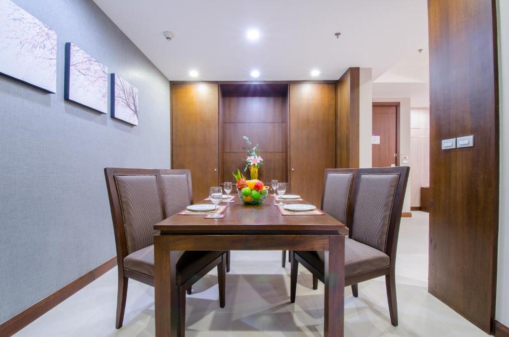 Сьюит (Представительский люкс с кроватью размера «king-size»), Отель Grand Mercure Bangkok Asoke Residence