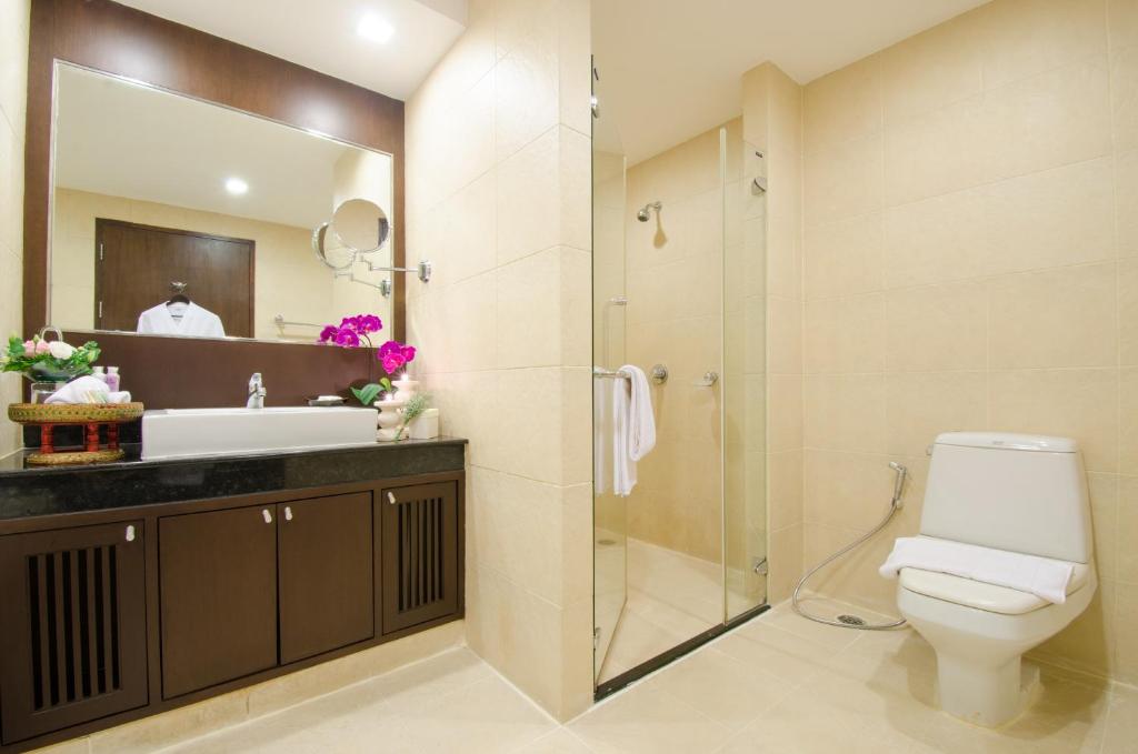 Сьюит (Представительский люкс с кроватью размера «king-size»), Отель Grand Mercure Bangkok Asoke Residence