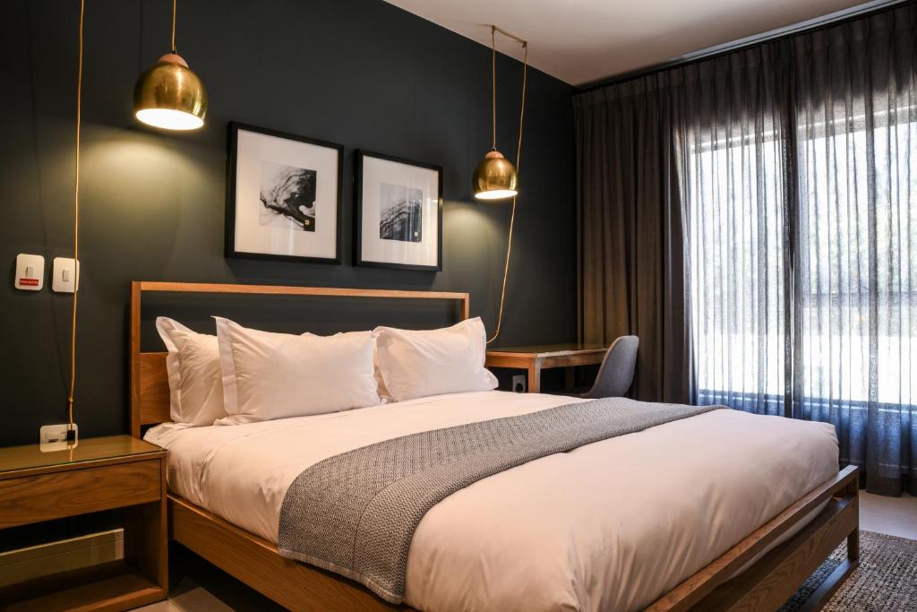 Mint Hotel Sandhurst - Tap to explore photos