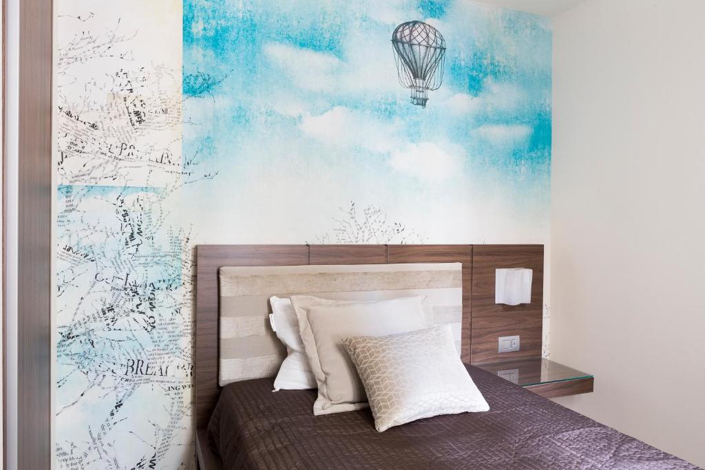 Rhome Suites photo 2