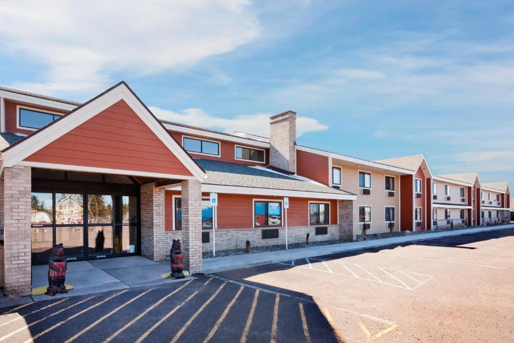 AmericInn by Wyndham Ironwood photo 2