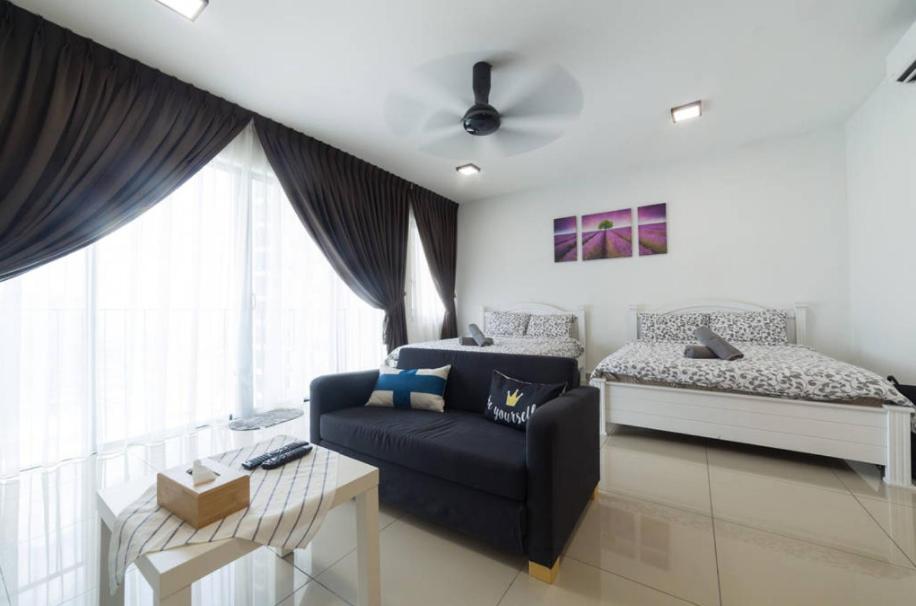 Studio Room next to SCCC at Trefoil Setia Alam for 2-4 pax photo 3