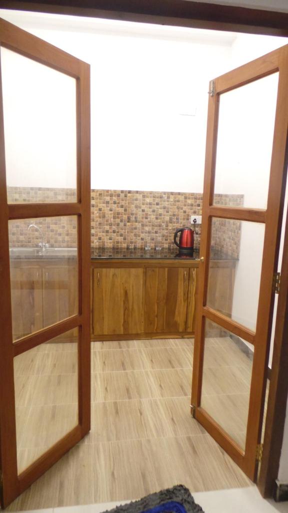 Трехместный (Трехместный номер с основными удобствами), WindMill Beach Hotel