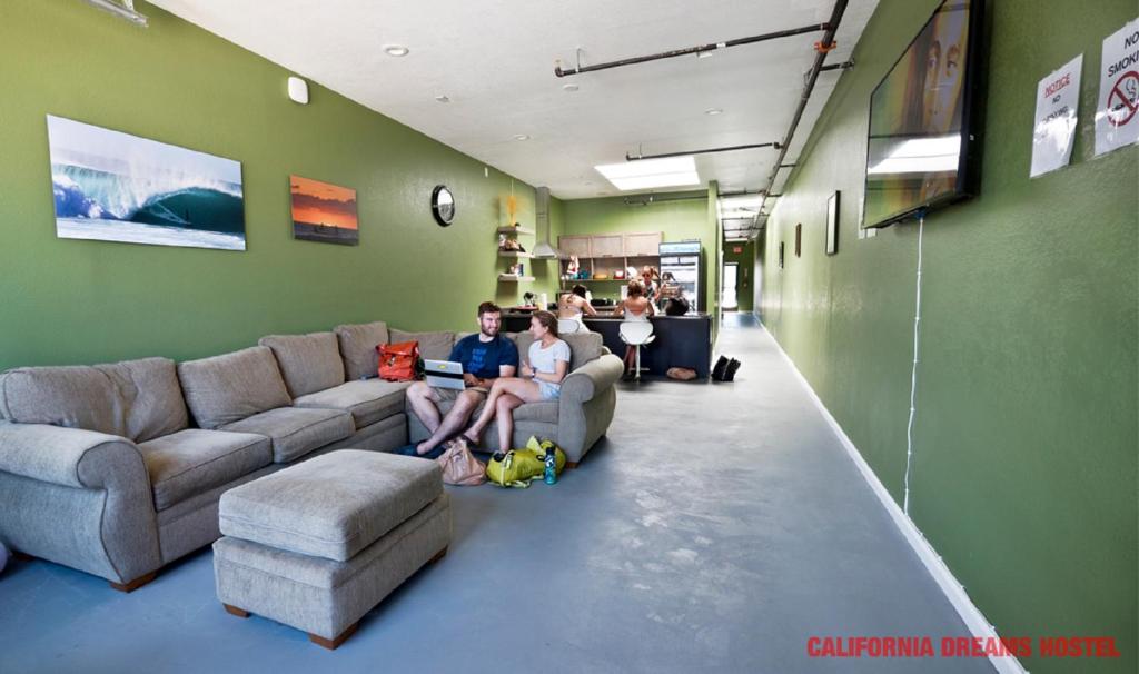 California Dreams Hostel - Pacific Beach image