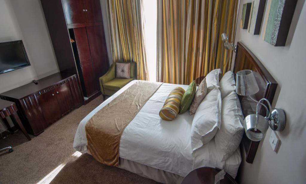 Tlotlo Hotel & Conference Centre