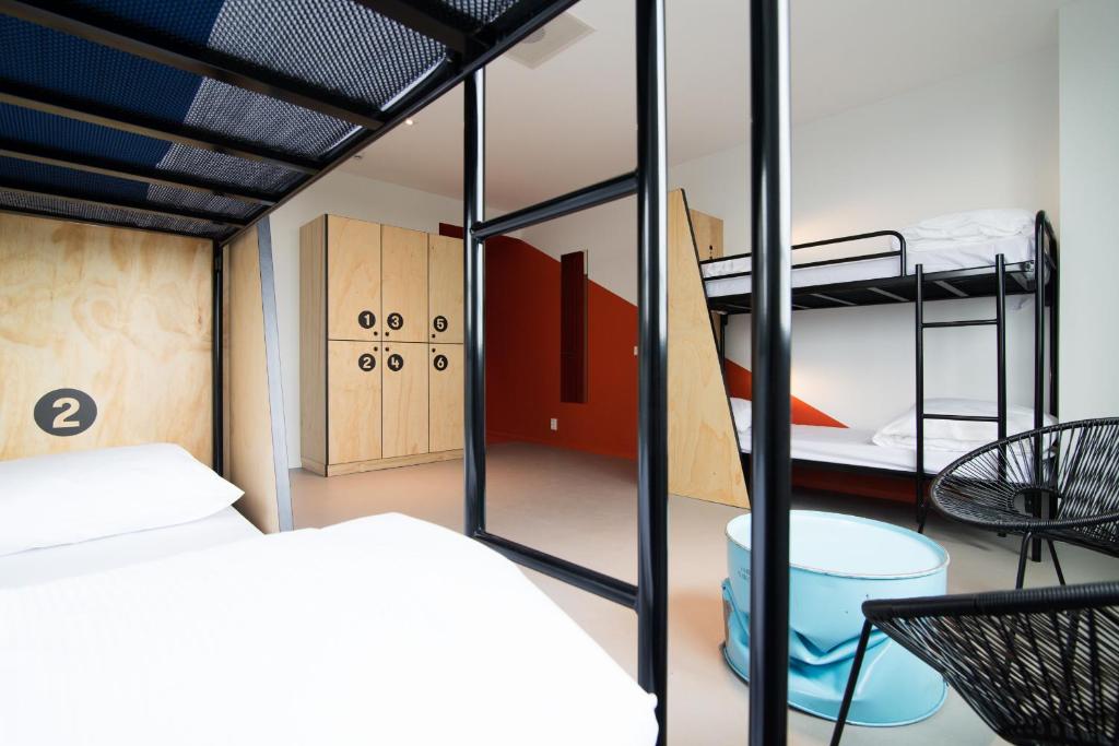 Номер (Кровать в общем 6-местном номере для мужчин и женщин), Via Amsterdam