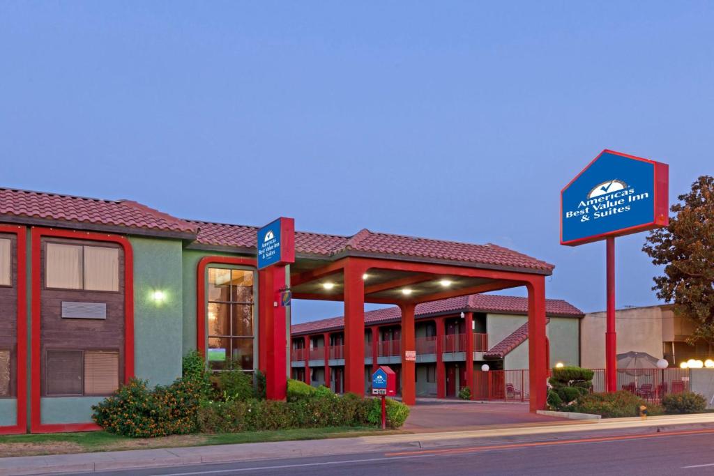 Americas Best Value Inn & Suites Bakersfield Central image