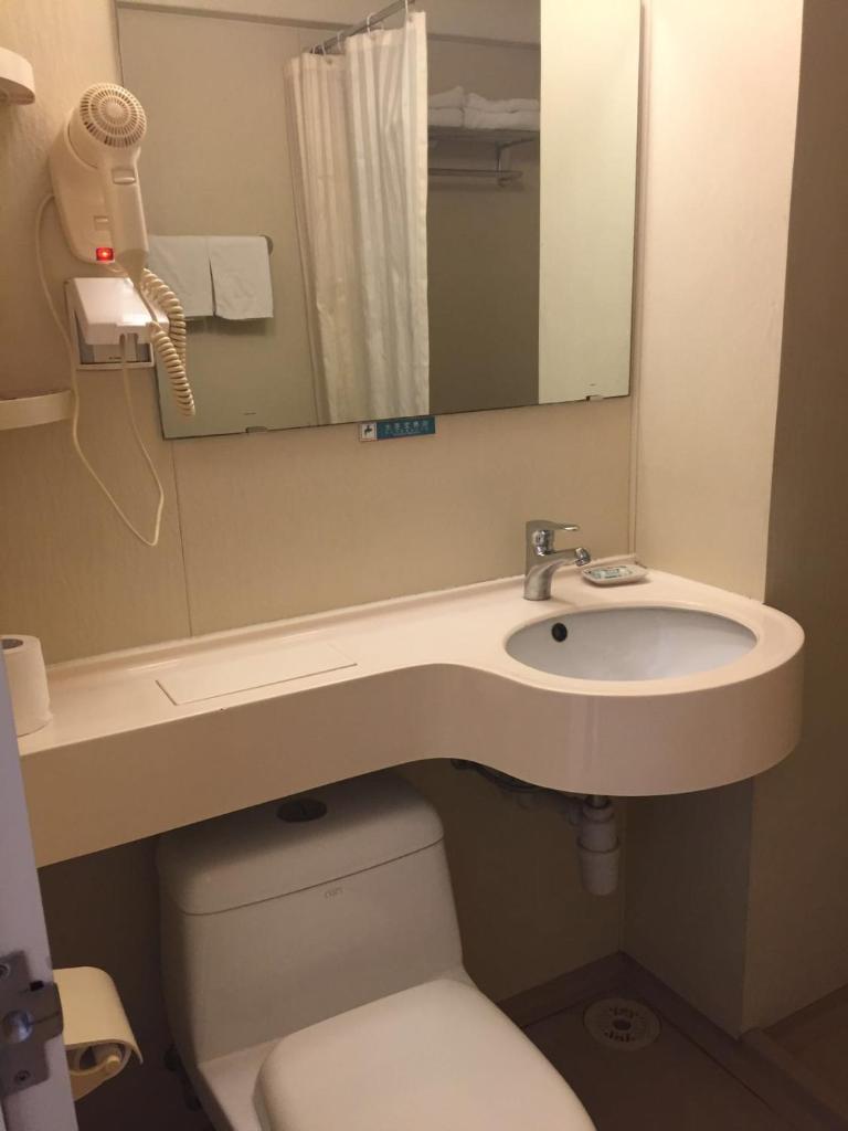 Двухместный (Mainland Chinese Citizen-Business Double Room B), Jinjiang Inn - Beijing Changchun Street