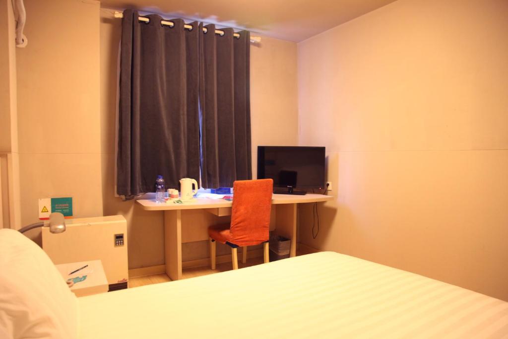 Двухместный (Двухместный номер бизнес-класса B), Jinjiang Inn - Beijing Houhai