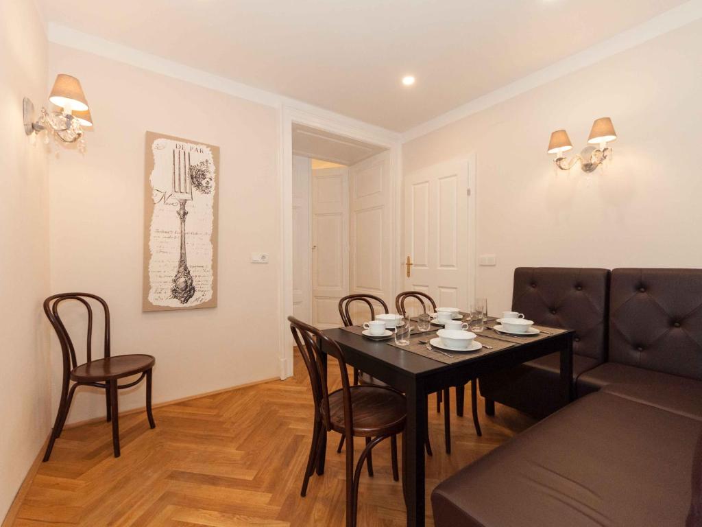 Апартаменты (Апартаменты с 3 спальнями - Schultergasse 5, 1010 Vienna), Elegant Vienna