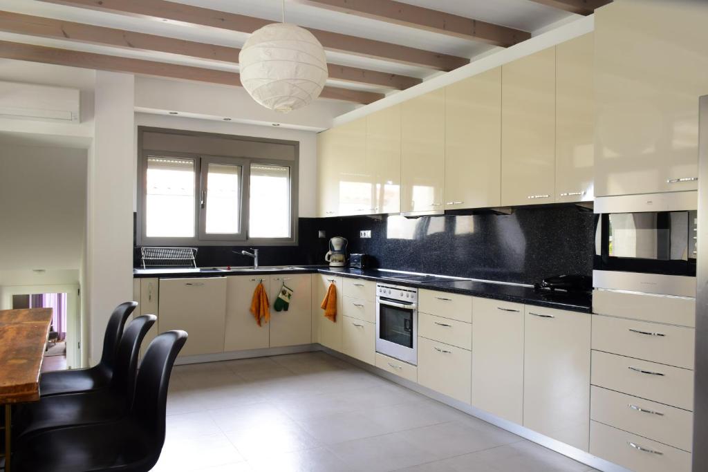 La Belle Helene photo 2