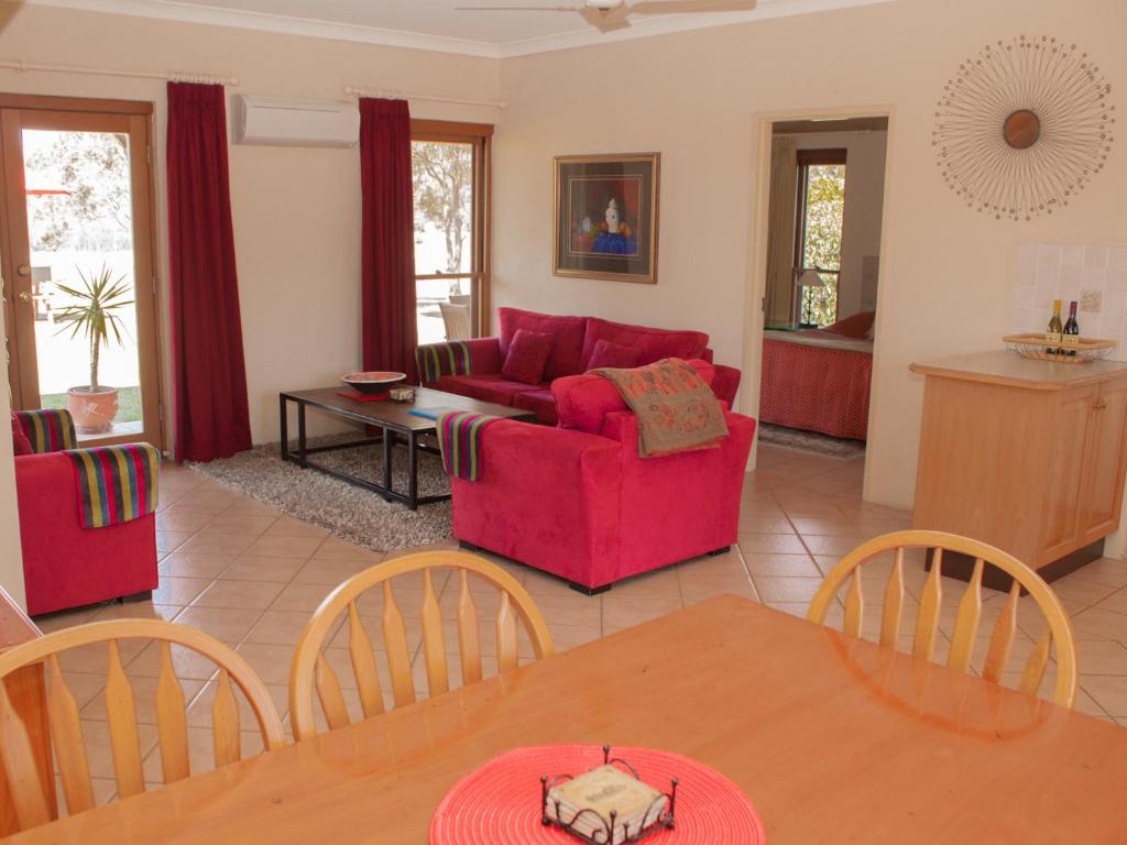 Berenbell Vineyard Retreat photo 2