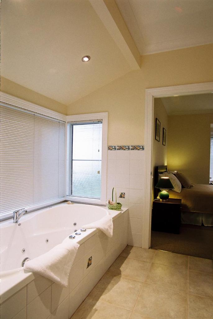 Waverley House Cottages photo 4