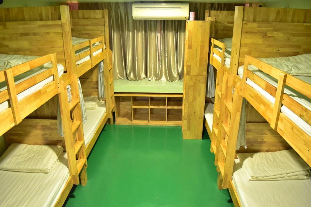 Номер (Односпальная кровать в общем номере для мужчин и женщин), Sim cityStay