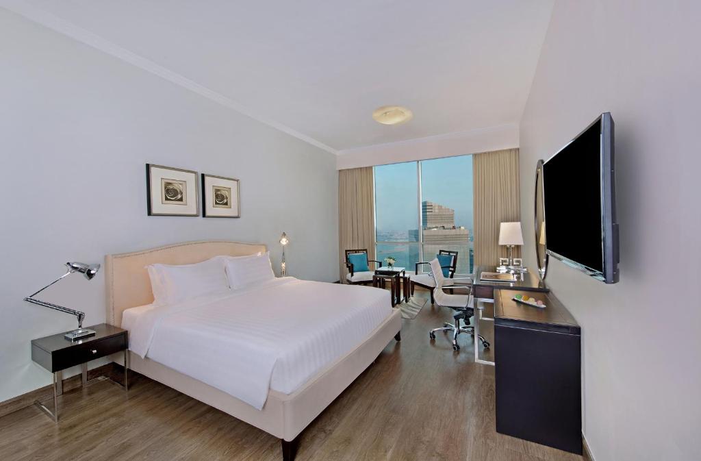 Двухместный (Номер «Гранд» с видом на город или на море), Ezdan Hotel Doha