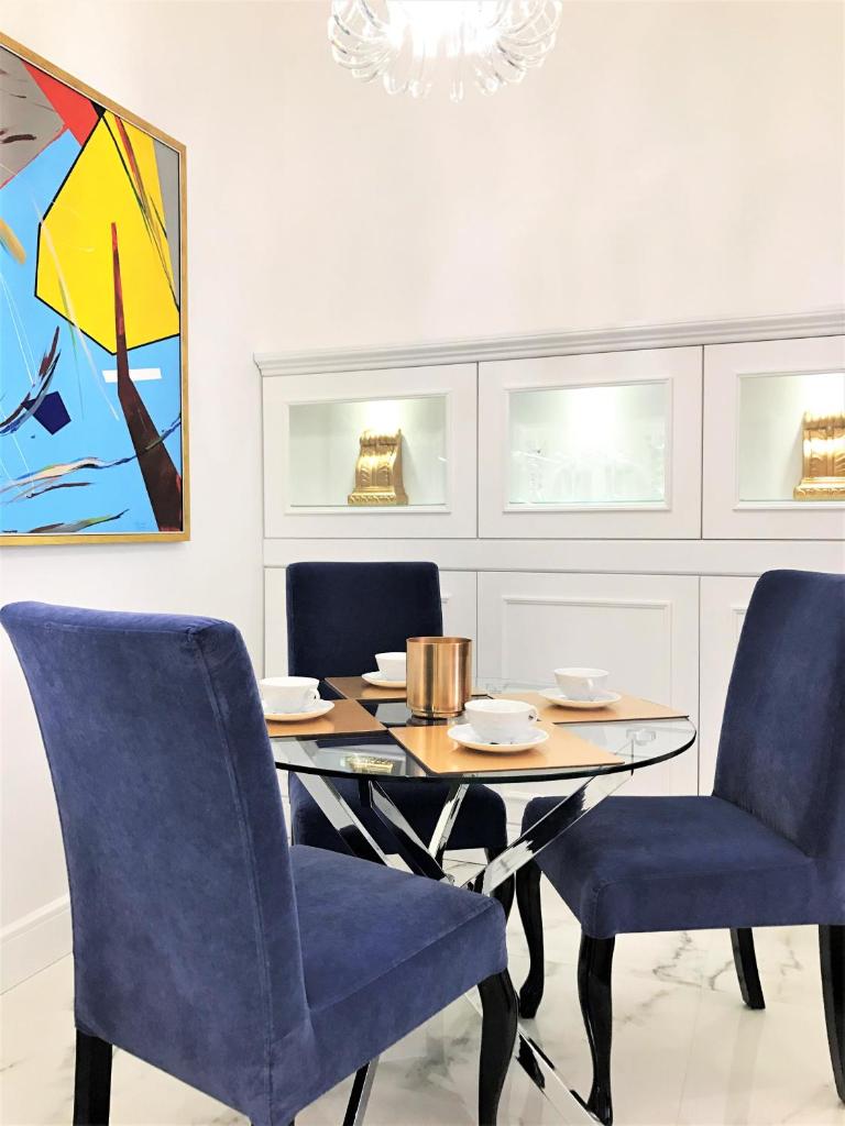 Апартаменты (Роскошный люкс с 2 спальнями, вид на Старый город), Luxury Apartments Mondrian Market Square III