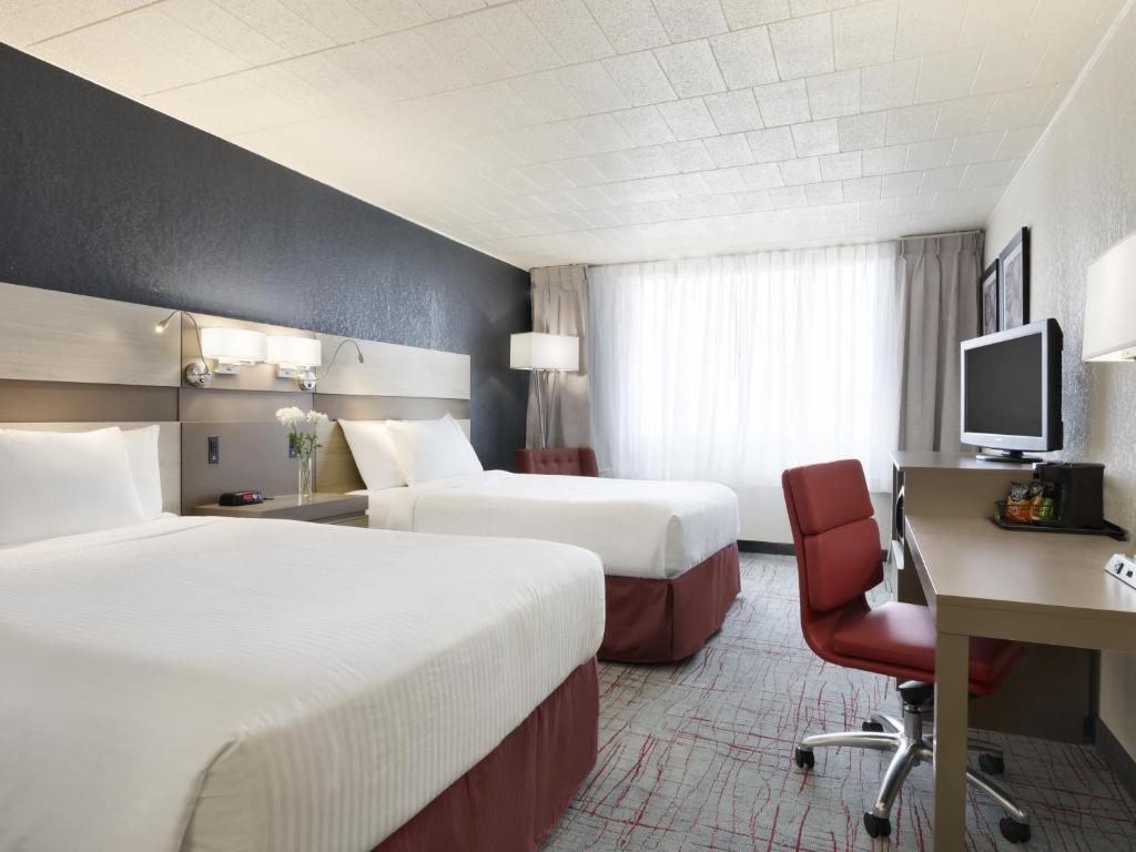 Ramada by Wyndham Beaver Falls - Tap to explore photos