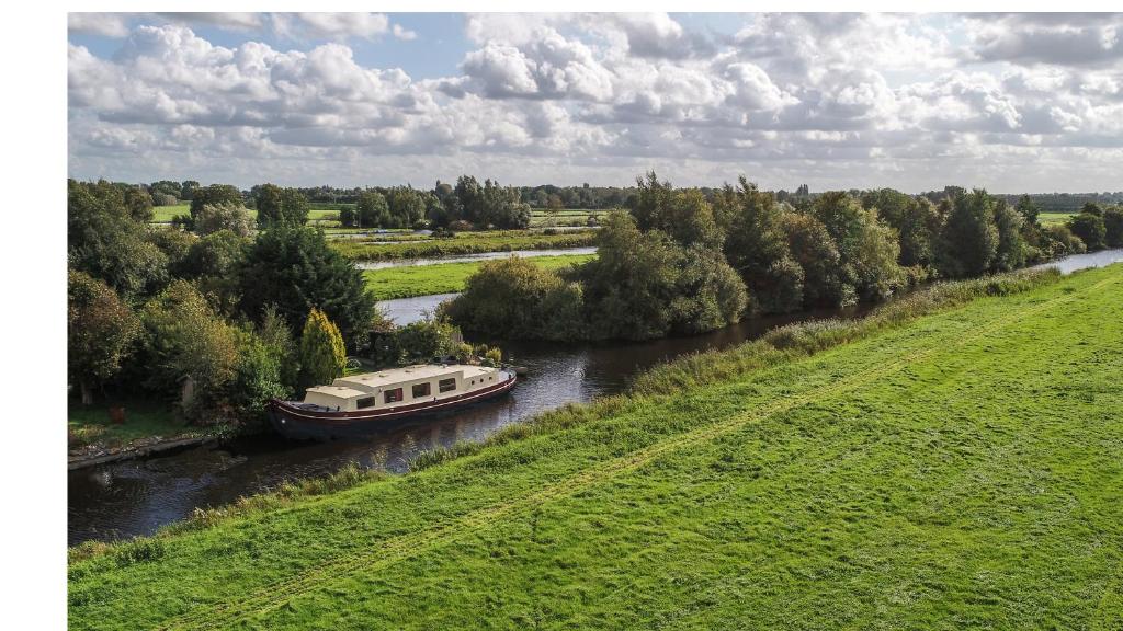 Houseboat Vinkeveen photo 2