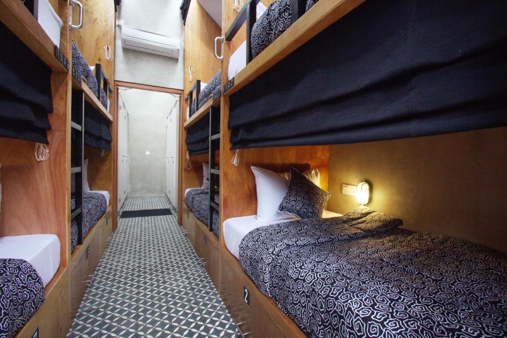 Номер (Кровать в общем 8-местном номере для мужчин и женщин), Sunshine Vintage House