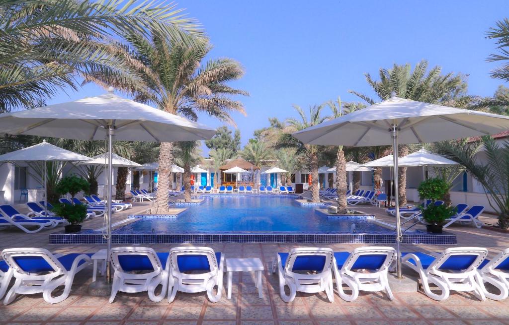Fujairah Hotel & Resort - Tap to explore photos