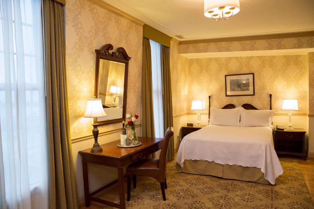 Двухместный (Номер «Премиум» с кроватью размера «queen-size»), Penn's View Hotel Philadelphia