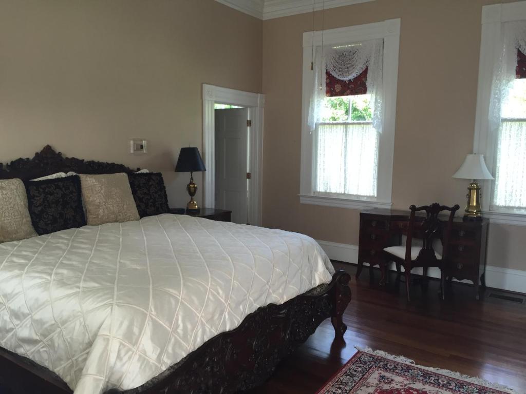 Lookaway Inn photo 3