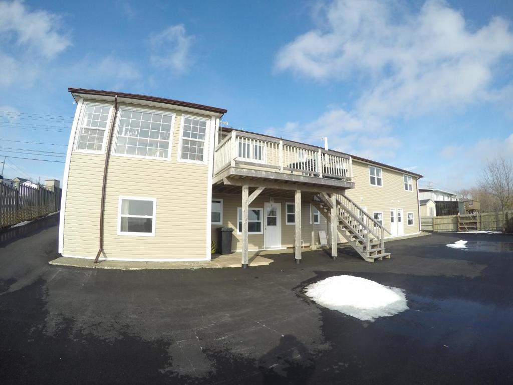 Admiral's Quay Motel & Suites photo 2