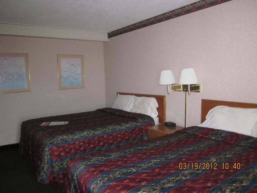 Howard Johnson by Wyndham Benton Harbor photo 3