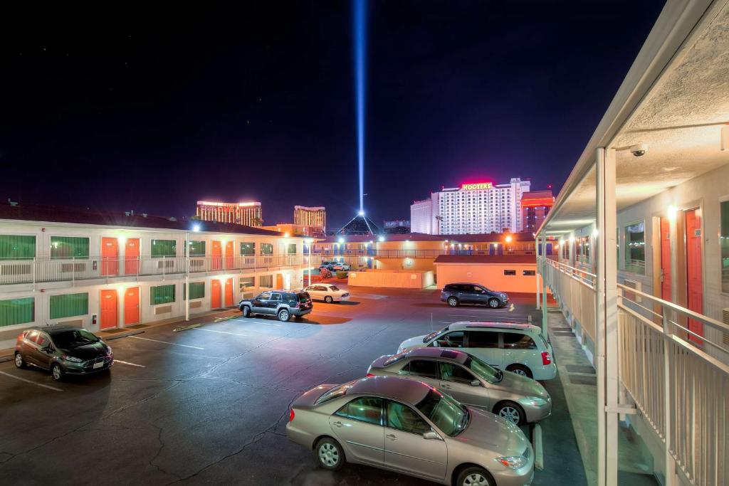 Motel 6 Las Vegas, NV - Tropicana image