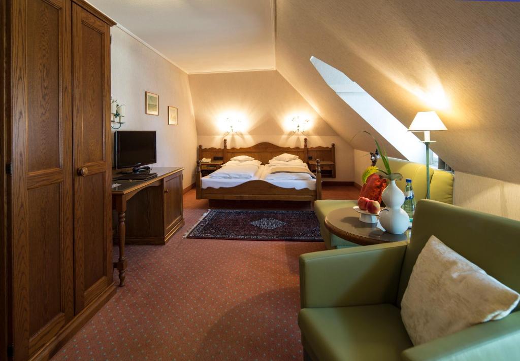 Hotel und Weinhaus Zum Krug photo 2
