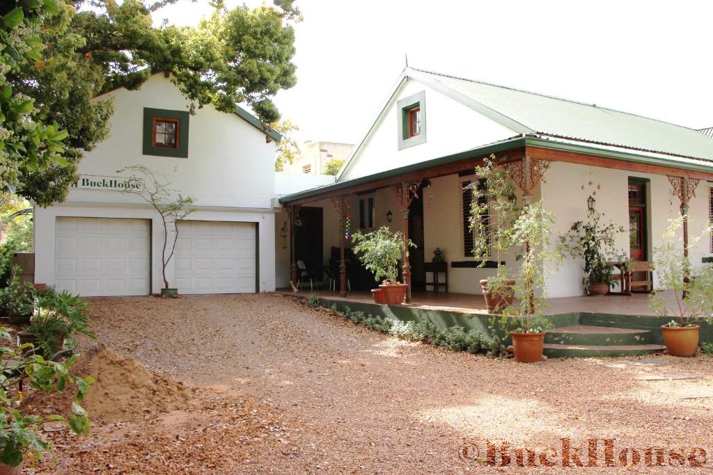 Buckhouse Elegant Village Apartment photo 1