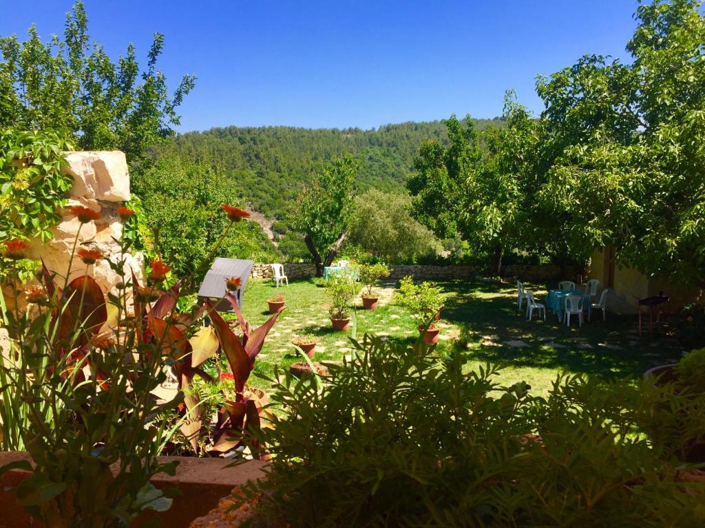 El Achkar Guesthouse photo 4