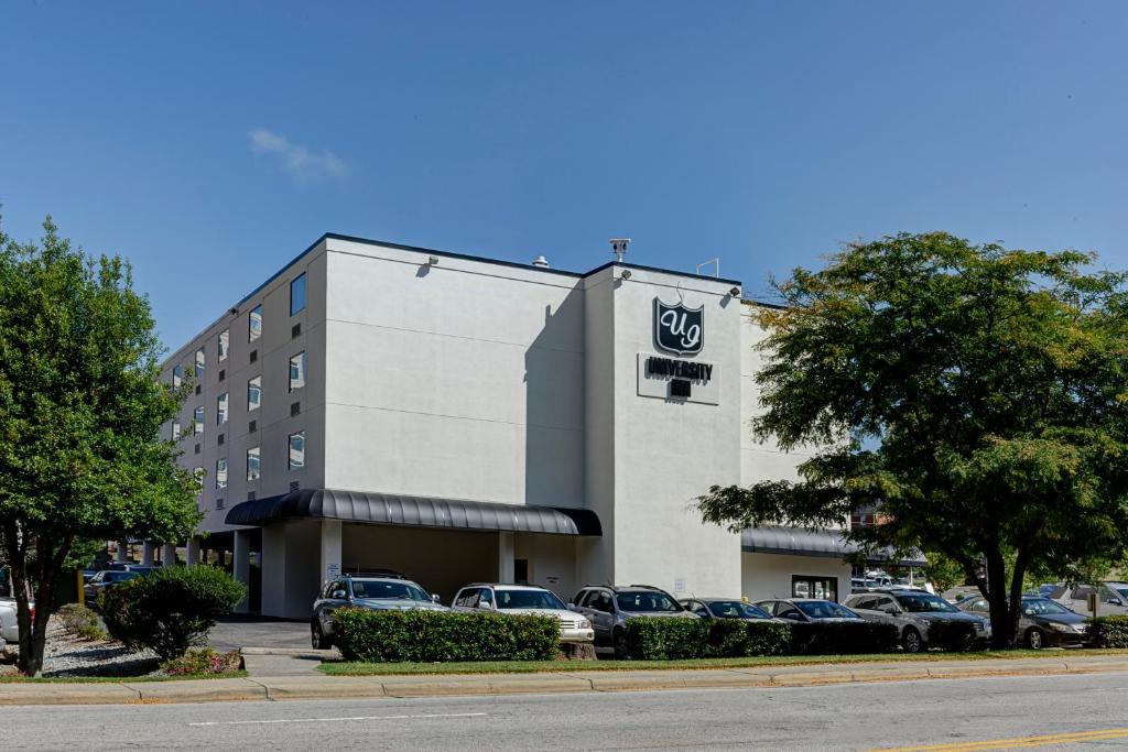 University Inn Durham next to Duke University Medical Center image
