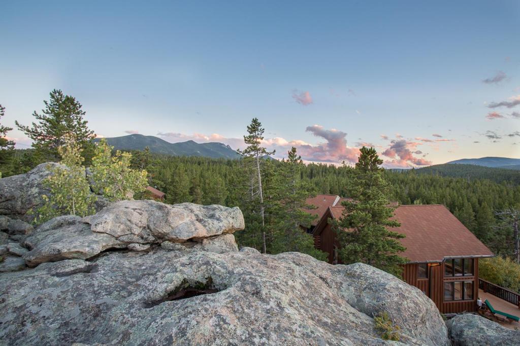 Romantic Mountain Cabin for 2 photo 3
