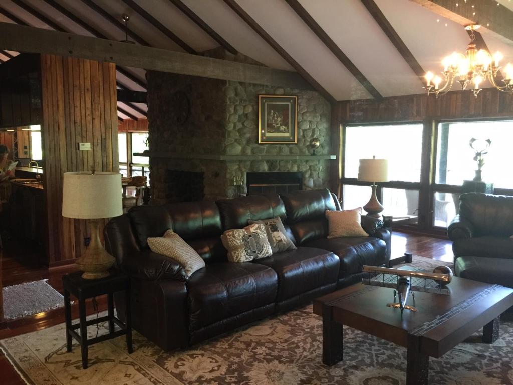 The Lodge in Sugar Hollow photo 4